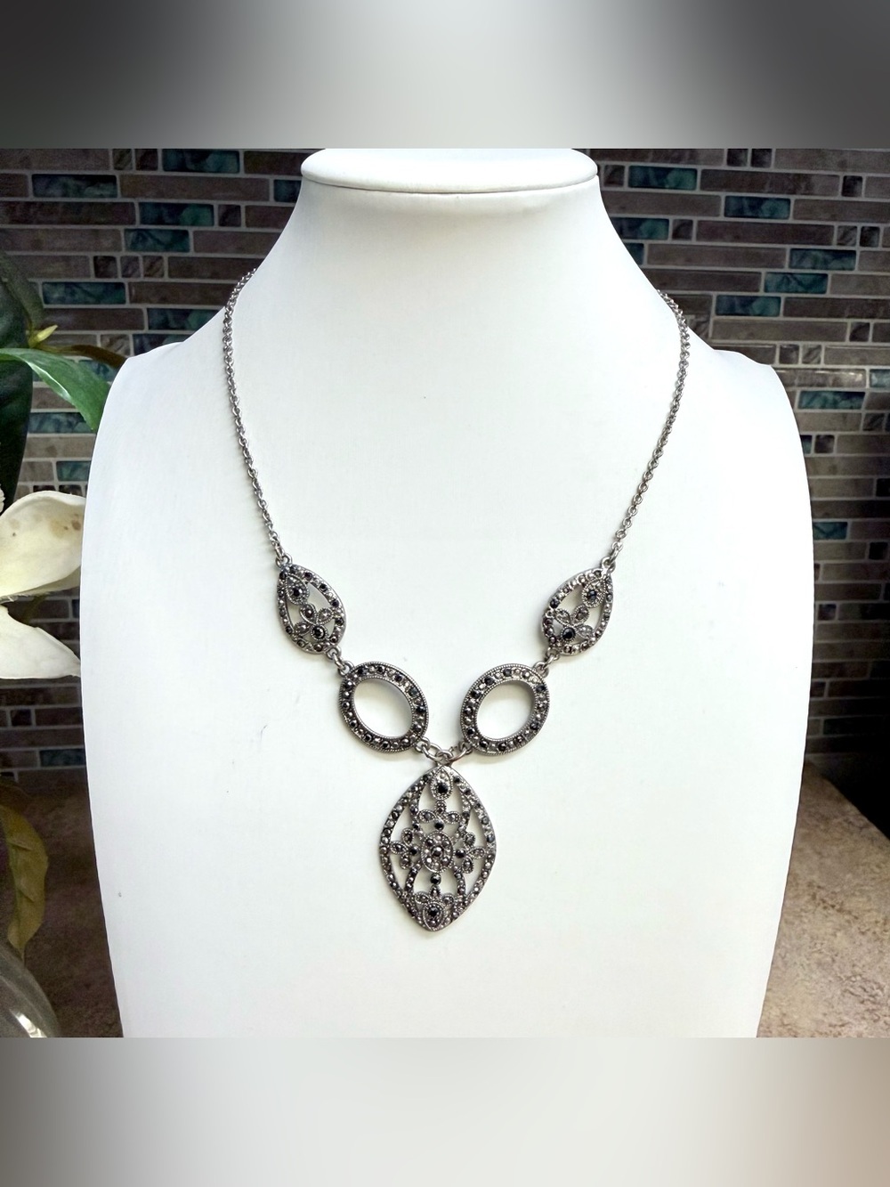 Art Deco style silver tone statement necklace